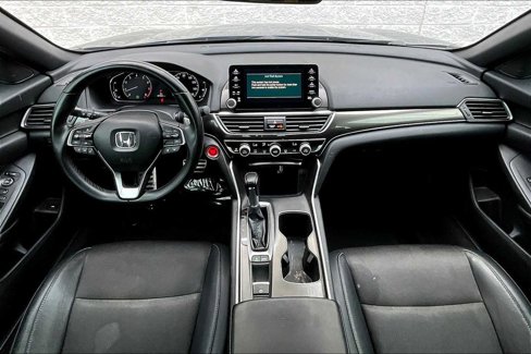 Used 2018 Honda Accord Sport image 12
