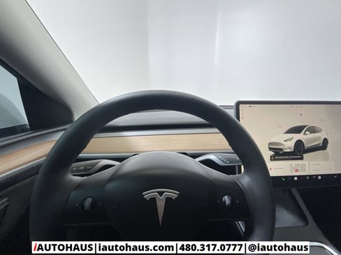Used 2024 Tesla Model Y Long Range image 25