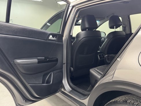 Used 2018 Kia Sportage EX image 25