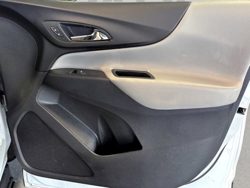 Used 2021 Chevrolet Equinox LS image 11