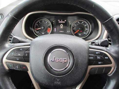 Used 2015 Jeep Cherokee Latitude w/ Comfort/Convenience Group image 40