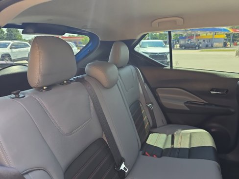 Used 2021 Nissan Kicks SR image 40