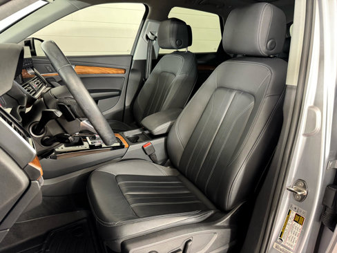 Used 2023 Audi Q5 2.0T Premium w/ Convenience Package image 13