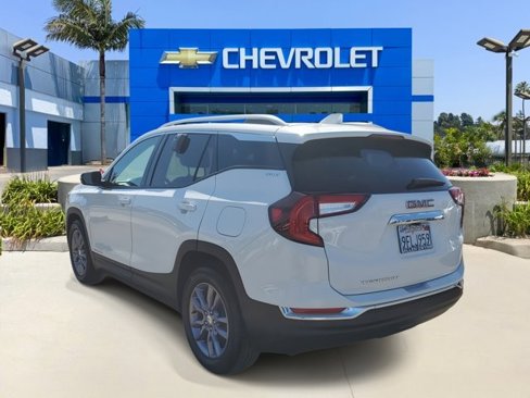 Used 2022 GMC Terrain SLT image 3