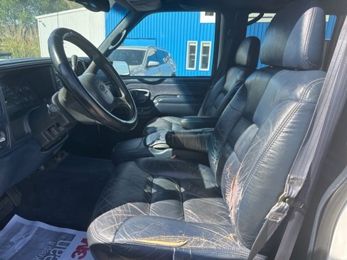 Used 1999 Chevrolet Suburban 2WD w/ Preferred Equipment Group 3 image 32