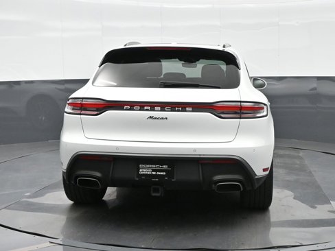 Used 2025 Porsche Macan image 3
