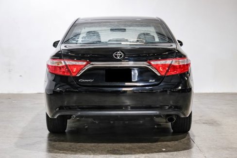Used 2017 Toyota Camry SE image 13