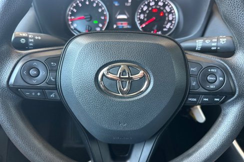 Certified 2022 Toyota RAV4 LE image 28