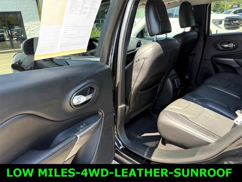 Used 2019 Jeep Cherokee Limited image 14