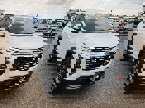 Used 2025 Chevrolet Equinox LT w/ Safety and Technology Package image 6