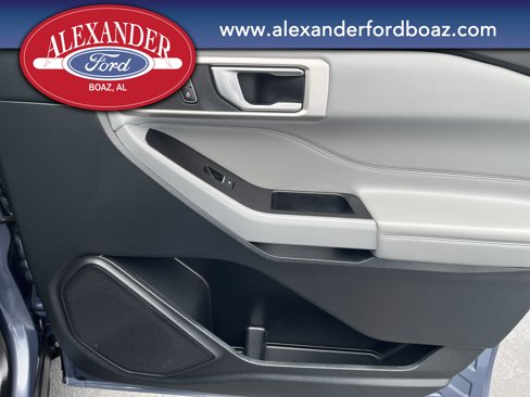 Used 2021 Ford Explorer XLT w/ Equipment Group 202A image 16