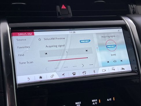 Used 2020 Land Rover Discovery Sport SE R-Dynamic image 16