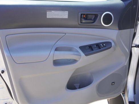 Used 2012 Toyota Tacoma PreRunner image 18