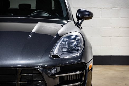 Used 2017 Porsche Macan Turbo image 4