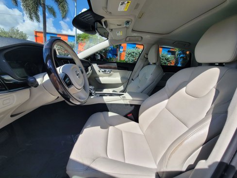 Used 2017 Volvo S90 T5 Momentum w/ Vision Package image 12