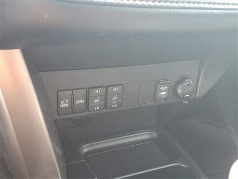 Used 2018 Toyota RAV4 Platinum image 8