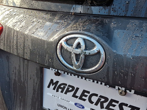 Used 2015 Toyota RAV4 LE image 28