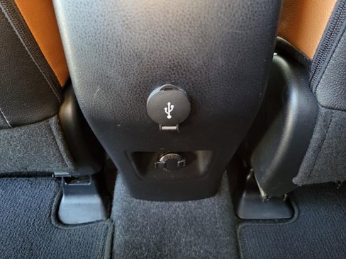 Used 2018 Toyota RAV4 SE image 16