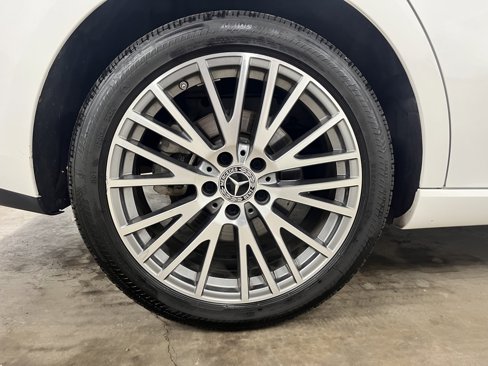 Used 2025 Mercedes-Benz CLA 250 image 10