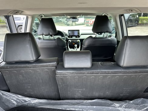 Used 2021 Toyota RAV4 Limited image 18