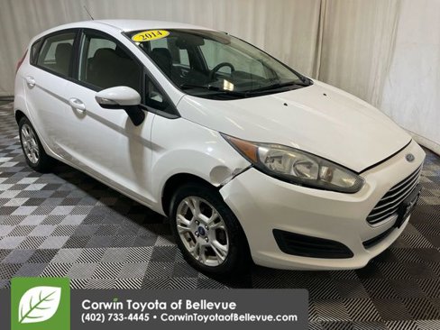 Used 2014 Ford Fiesta SE image 2