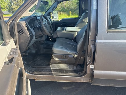 Used 2013 Ford F250 XL w/ PWR Equipment Group image 9