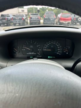 Used 1999 Chrysler Town & Country LX image 14