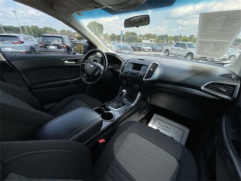 Used 2018 Ford Edge SE image 35