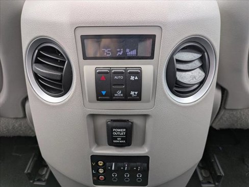 Used 2015 Honda Pilot Touring image 19
