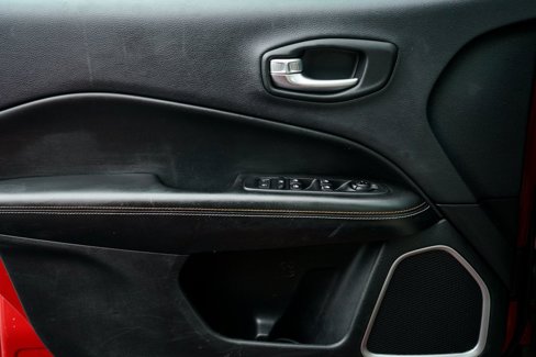 Used 2018 Jeep Compass Latitude image 31