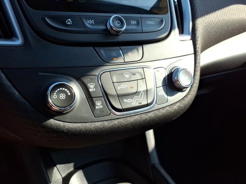 Used 2025 Chevrolet Malibu LS image 16