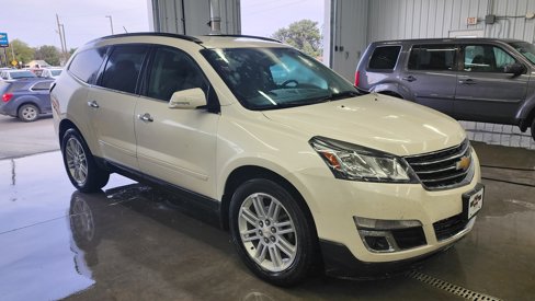 Used 2015 Chevrolet Traverse LT w/ Style and Technology Package image 3