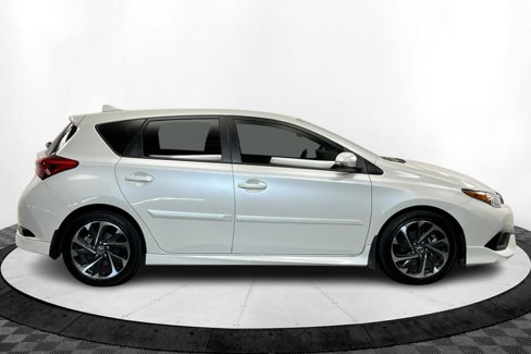 Used 2018 Toyota Corolla iM image 7