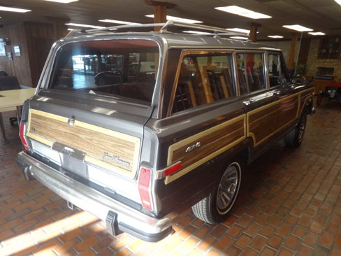 Used 1989 Jeep Grand Wagoneer image 7