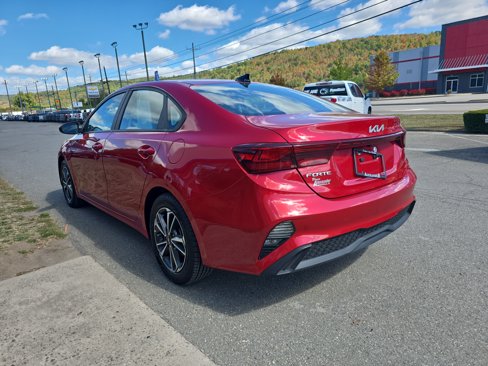 Used 2023 Kia Forte LXS image 6