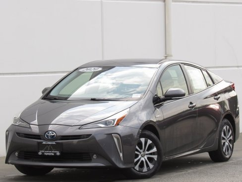 Certified 2020 Toyota Prius LE image 1