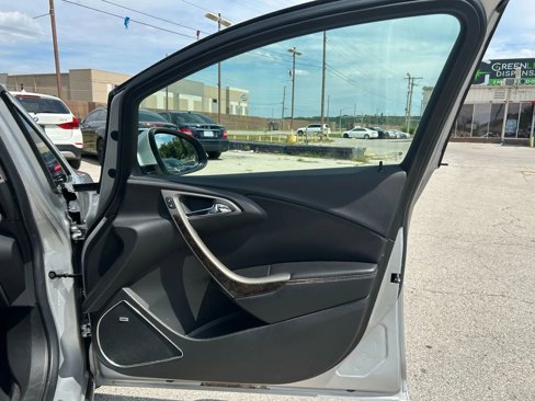 Used 2012 Buick Verano Leather image 12
