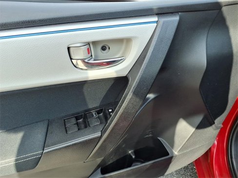 Used 2016 Toyota Corolla LE image 9