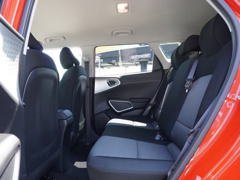 Used 2023 Kia Soul LX w/ LX Technology Package image 33