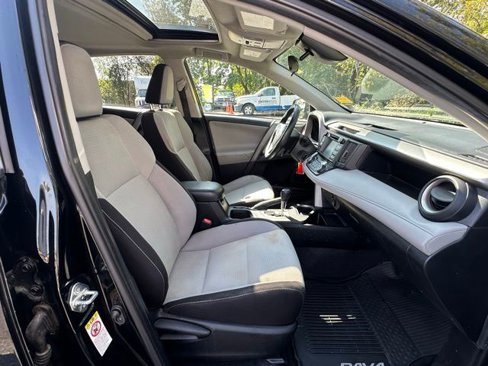 Used 2017 Toyota RAV4 XLE image 31