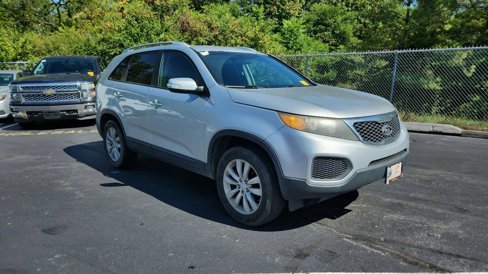 Used 2011 Kia Sorento LX image 2