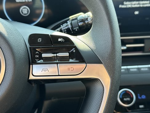 Used 2024 Hyundai Elantra SEL image 30