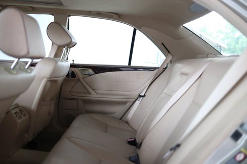 Used 2000 Mercedes-Benz E 320 Sedan image 19