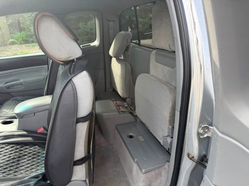 Used 2011 Toyota Tacoma 4x4 Access Cab image 7