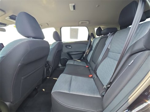 Used 2022 Nissan Rogue SV image 19