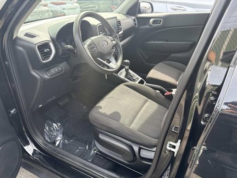 Used 2021 Hyundai Venue SE image 17