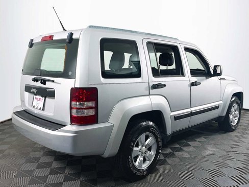 Used 2011 Jeep Liberty Sport image 4