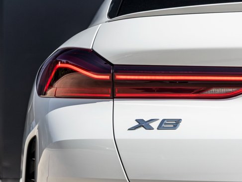 Used 2022 BMW X6 xDrive40i w/ M Sport Package image 12