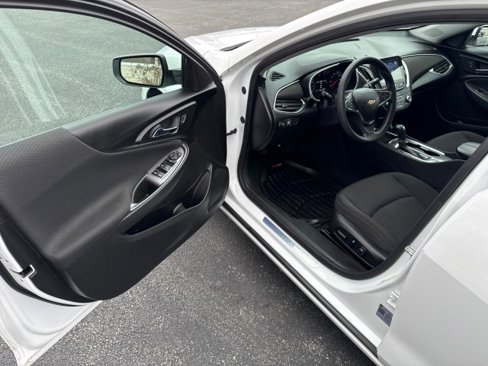 Used 2020 Chevrolet Malibu LT image 13