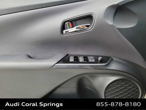 Used 2020 Toyota Prius LE image 19
